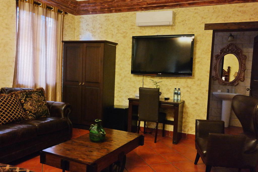Hotel Genessis Antigua Extérieur photo